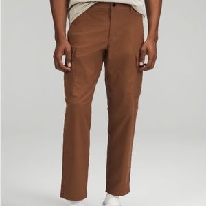 lululemon *RARE* Utilitarian Cargo Pant 29", Roasted Brown, Size 33 waist (mens)